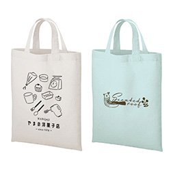 ロゴをプリントしたオリジナルノベルティのコットントートバッグのイメージ