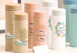 回転インクジェット印刷を利用してさまざまなデザインを施しているイメージ