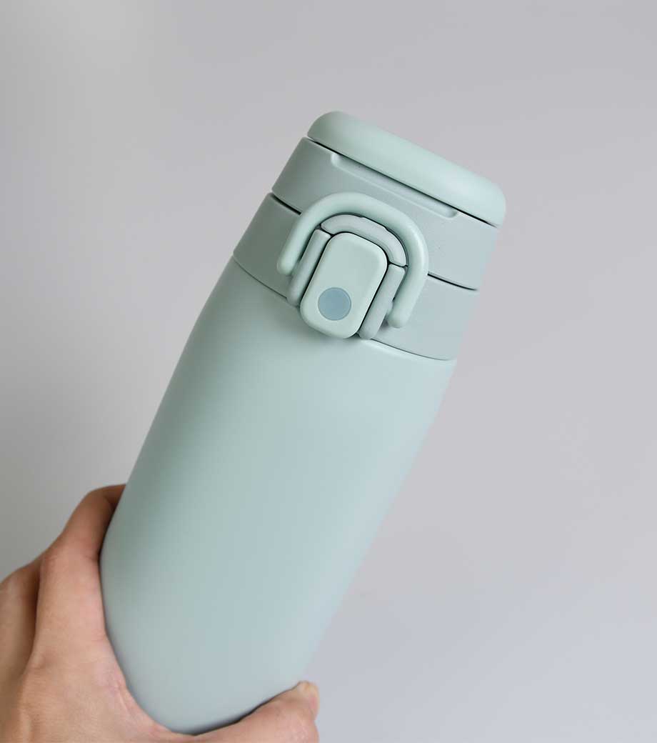 サーモス 真空断熱ケータイマグ 0.55L(JOS)使用イメージ