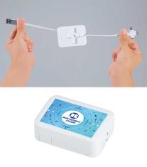 スマホスタンドになるコンパクト3in1ケーブル